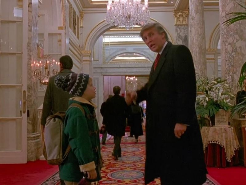 Kevin Sam W Nowym Jorku Trump Kevin sam w Nowym Jorku - Donald Trump wymusił swój występ. Reżyser